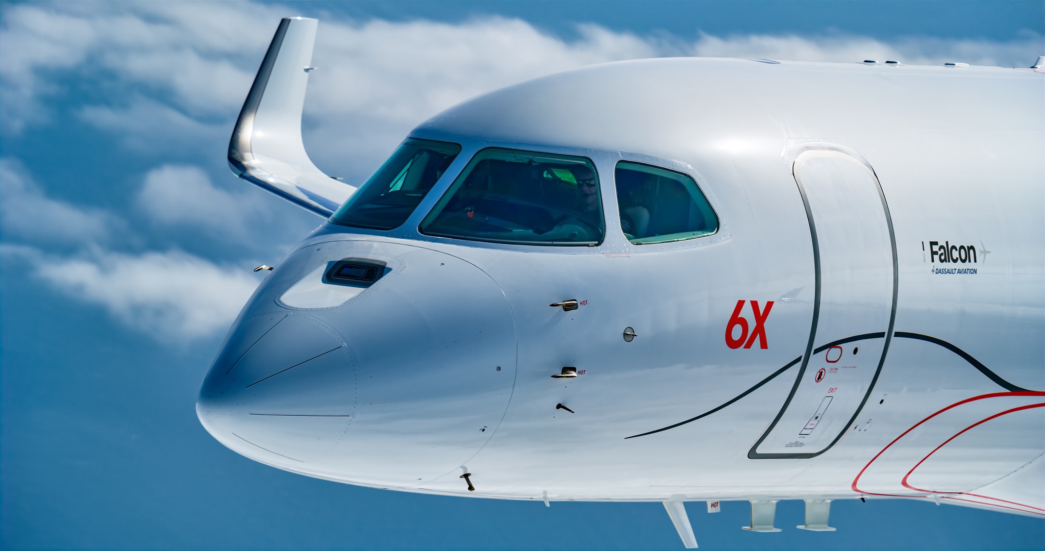 Falcon 6X — kokpit, czarter prywatny Ilontin.2, loty biznesowe VIP
